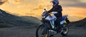 Llega a la Argentina una nueva tecnología que busca simplificar el manejo de una moto