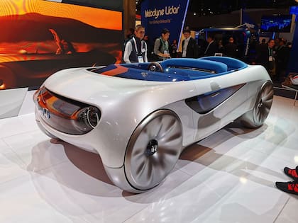 Honda Model e. En esta versión, el volante es solo un tablero de mandos