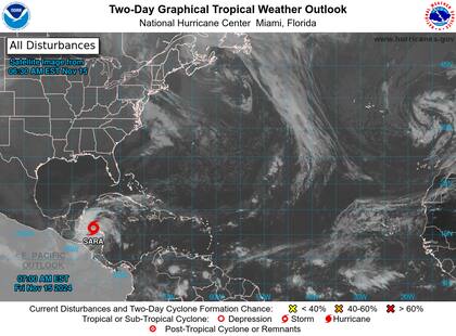Honduras y Guatemala mantienen activas advertencias de tormenta tropical, con riesgo de inundaciones y deslizamientos de tierra.
