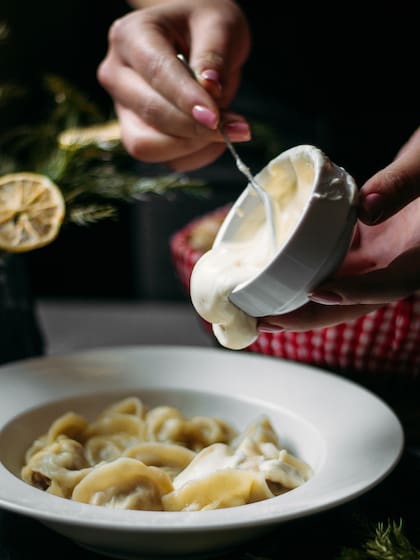 Hongos, panceta y crema: los ingredientes que definen a esta receta italiana