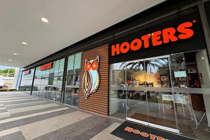 Hooters se declaró en quiebra, pero posiblemente continúe operando en EE.UU.