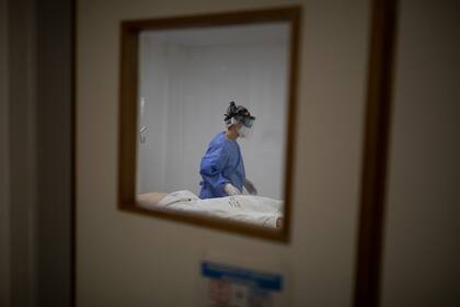 El corticoides dexametasona, de uso común, bajó algo más del 10% la mortalidad dentro de las terapias intensiva