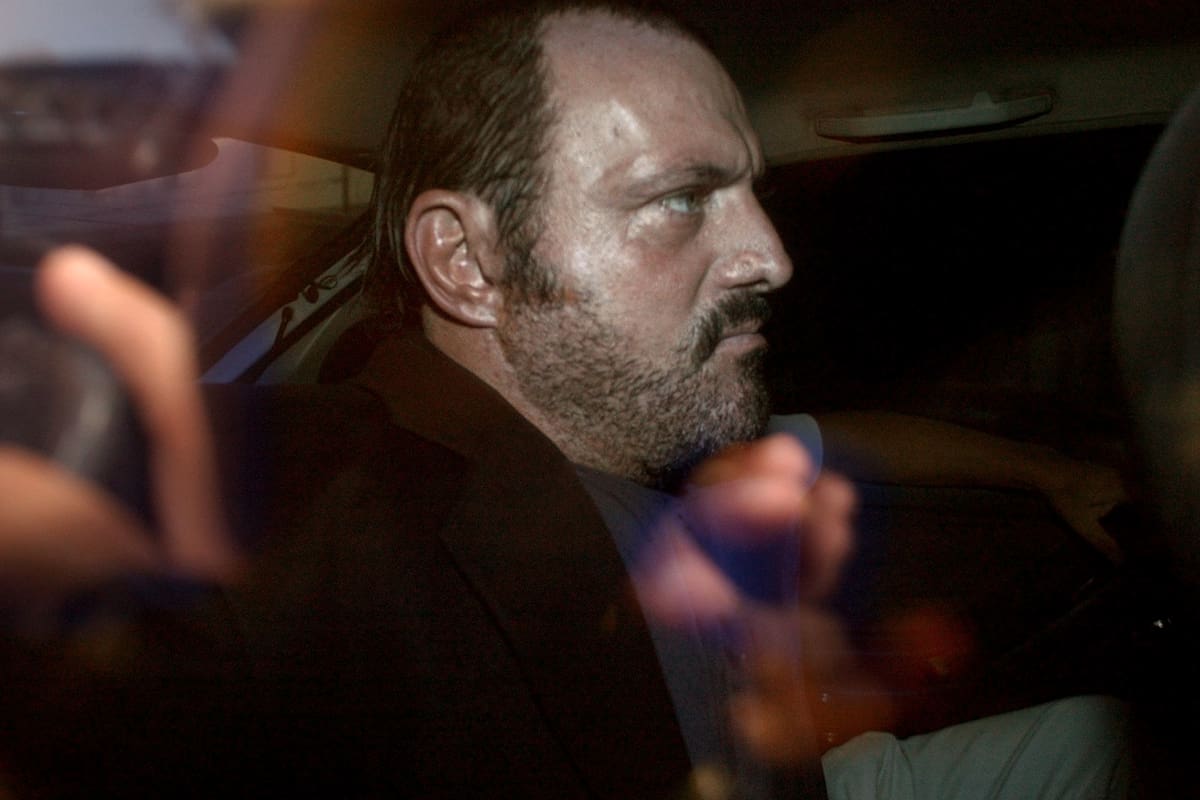 Horacio Conzi durante un traslado a los tribunales de San Isidro, el 17 de marzo de 2003