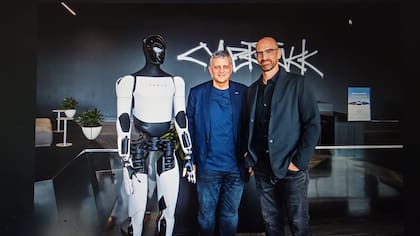 Horacio Marín en la planta de Tesla en Texas; YPF busca diversificarse hacia los centros de datos y la generación eléctrica