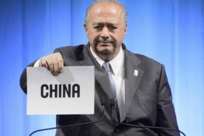 Horacio Muratore al develar la sede del Mundial 2019