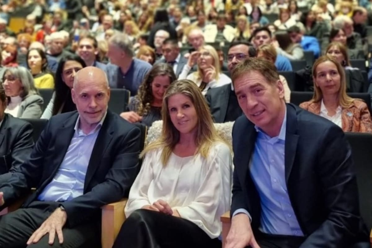 Horacio Rodríguez Larreta, Cynthia Hotton y Diego Santilli durante la celebración por los 40 años de Aciera en el CCK