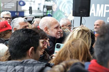 Horacio Rodríguez Larreta durante la recorrida por La Matanza