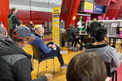 Horacio Rodríguez Larreta en el centro de vacunación en la cancha de River.