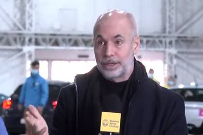 Horacio Rodríguez Larreta en el vacunatorio de Costa Salguero