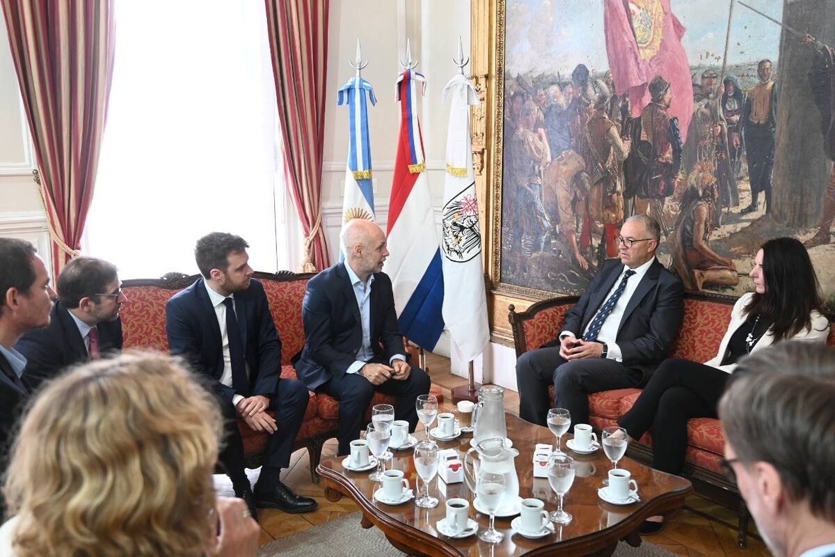 Horacio Rodríguez Larreta encabezó hoy las primeras reuniones bilaterales como las que mantuvo con Ahmed Aboutaleb, alcalde de Rotterdam