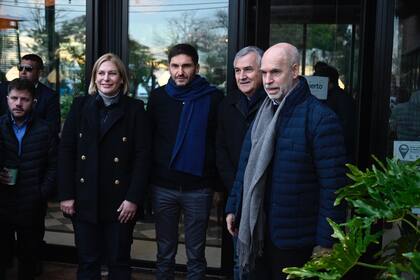 Horacio Rodriguez Larreta, junto a Gerardo Morales y Maximiliano Pullaro, en Rosario