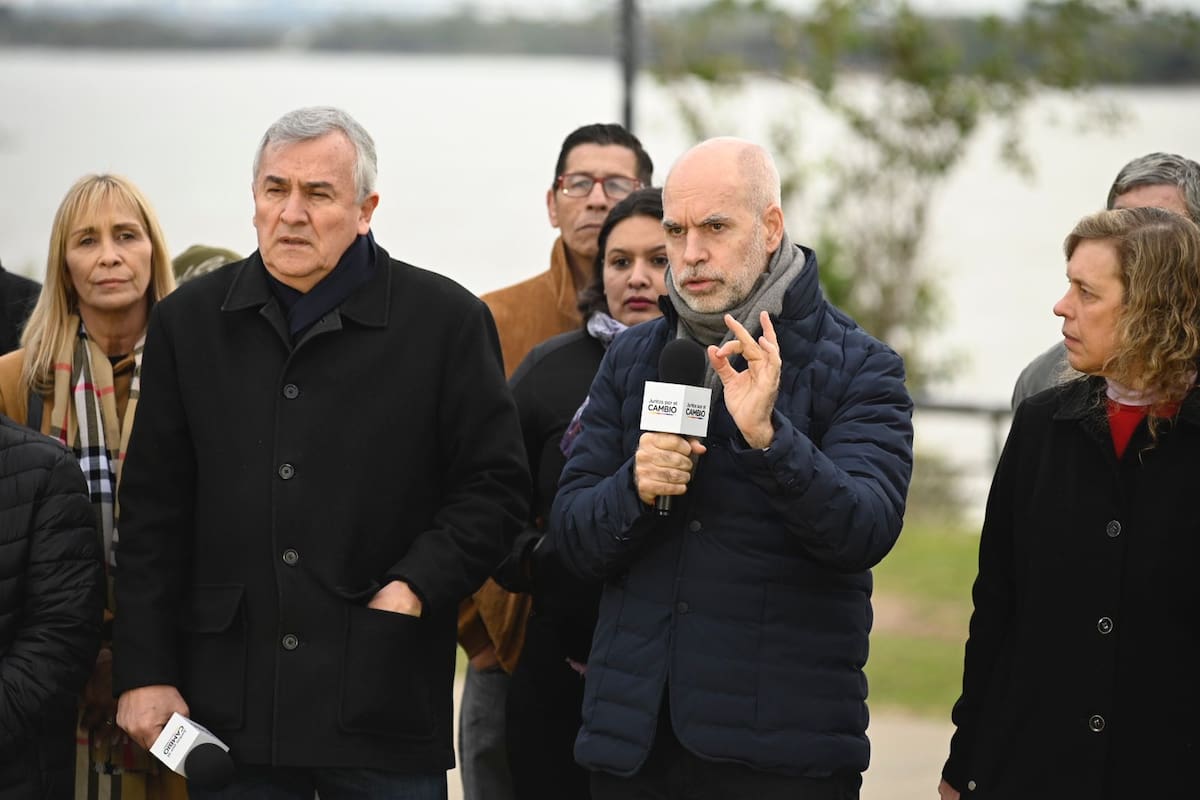 Horacio Rodriguez Larreta junto a Gerardo Morales y Maximiliano Pullaro en Rosario