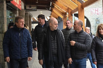 Horacio Rodríguez Larreta viajó a Bariloche y recorrió la calle principal, donde visitó a comerciantes