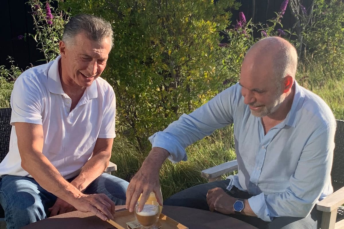 Horacio Rodriguéz Larreta y Mauricio Macri en el country Cumelén de Villa La Angostura.
31enero2023