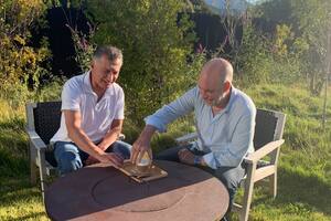Horacio Rodriguéz Larreta y Mauricio Macri en el country Cumelén de Villa La Angostura.
31enero2023