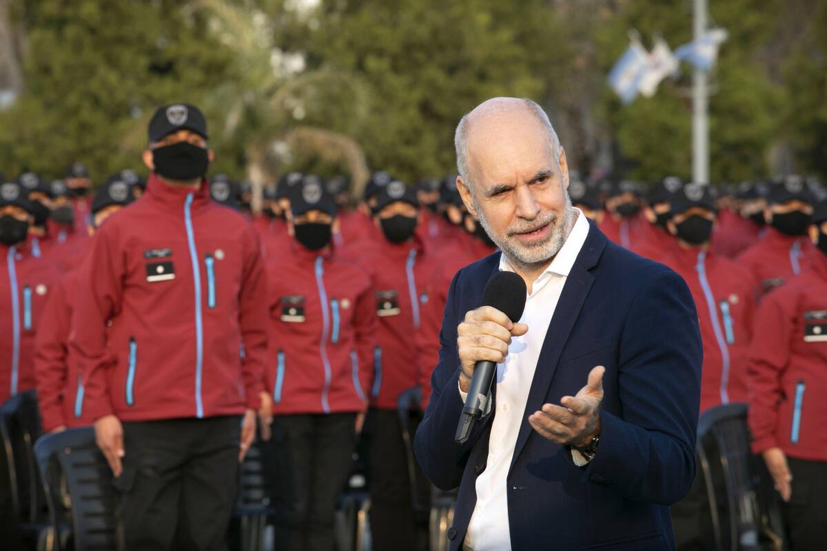 Horacio Ropdríguez Larreta en el 5° Egreso de Promoción Cadetes de la Policía de la Ciudad
Egresaron 889 cadetes. Es la segunda camada en cursar el plan de estudios y capacitacion de 2 años.