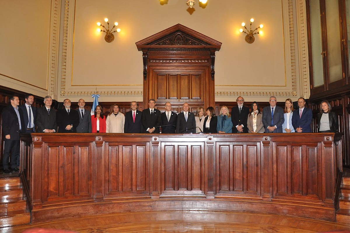 Horacio Rosatti, tomó juramento a los consejeros representantes del Congreso de la Nación Claudio Martín Doñate y Roxana Reyes; del acto participaron Carlos Rosenkrantz, Juan Carlos Maqueda, y el ministro Ricardo Lorenzetti. Estuvieron presentes los consejeros Carina Pamela Tolosa, Alberto Lugones, Juan Manuel Culotta, Agustina Díaz Cordero, Carlos Matterson, Pablo Tonelli, Silvia Giacoppo, Vanesa Siley, Mariano Recalde, Diego Marías, Graciela Camaño, Gerónimo Ustarroz, María Isabel Jimena de la Torre y María Fernanda Vázquez, y el Secretario General del Consejo, Mariano Pérez Roller