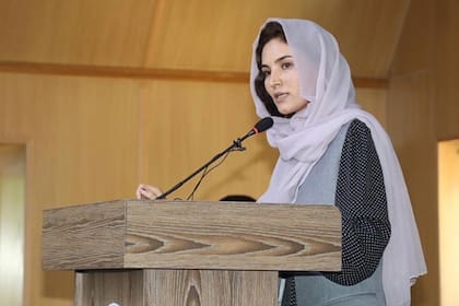 Hosna Jalil trabajó en el Ministerio del Interior y el de las Mujeres en Afganistán, antes del regreso de los talibanes