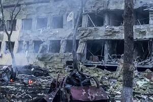Hospital Mariupol después de un ataque, en Mariupol, Ucrania, el miércoles 9 de marzo de 2022