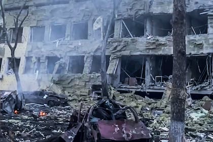 Hospital Mariupol después de un ataque, en Mariupol, Ucrania, el miércoles 9 de marzo de 2022