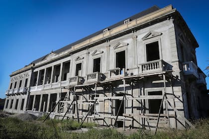 La mole de 4500 metros cuadrados dio origen al pueblo