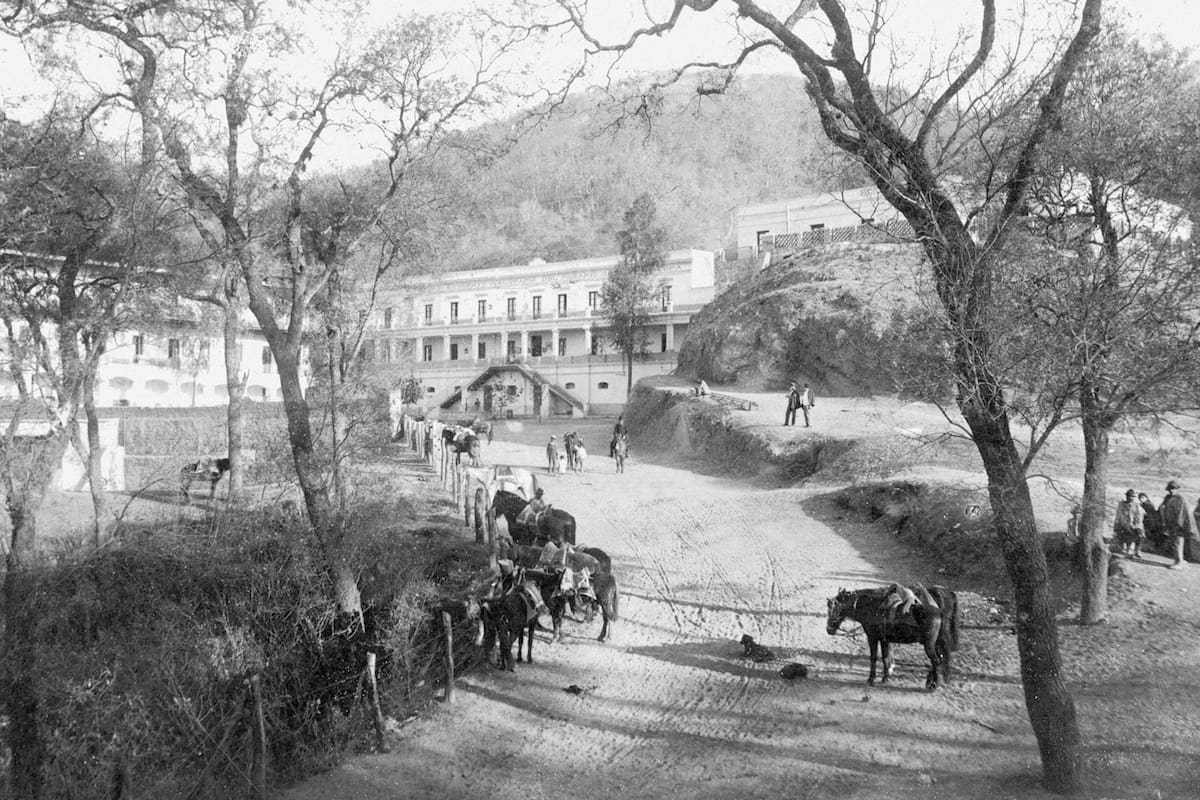 El hotel termal en la actualidad combina las dimensiones y estilo de antaño con el confort que requiere una estadía en estos tiempos.