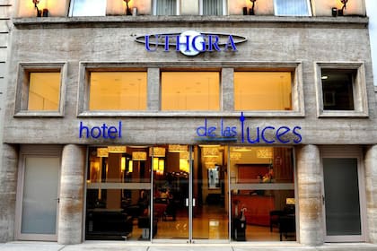 La UTHGRA tiene diferentes servicios que incluyen el Hotel de las Luces en el barrio de Monserrat