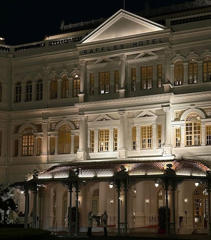 Hotel Raffles Singapore cuenta con una tarifa inicial es de US$2000
