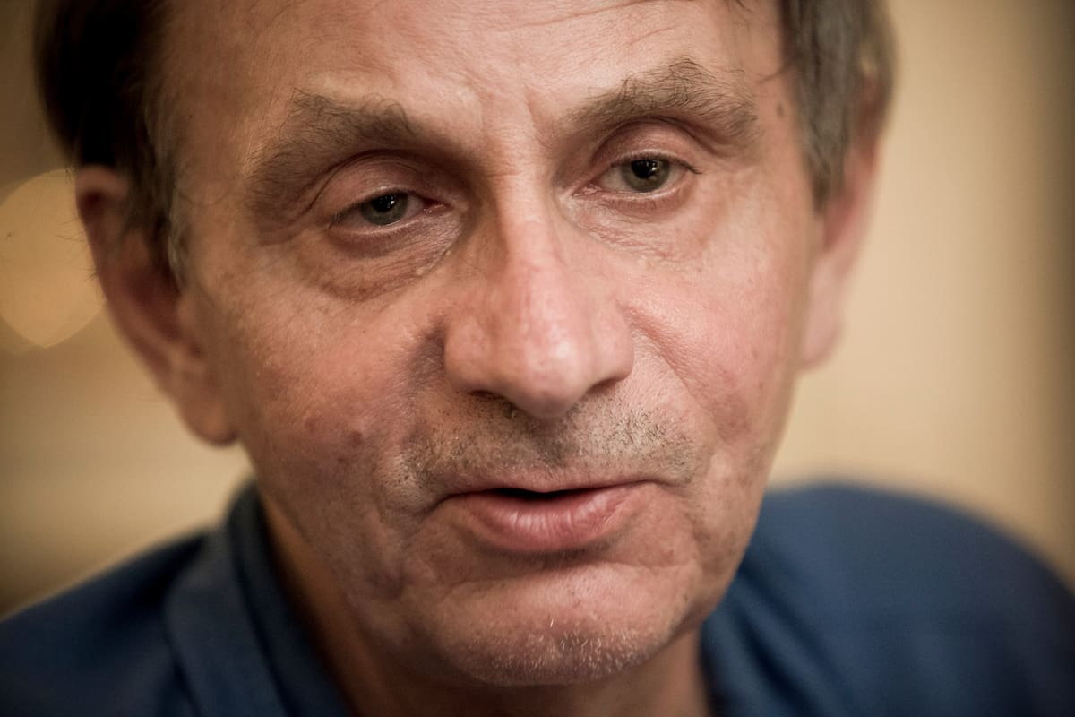 Houellebecq, autorretrato de un reaccionario proTrump y antifeminista y anti-UE entre la provocación y la frivolidad