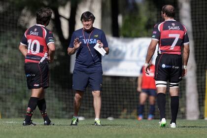 Hourcade ensaya variantes para el debut ante los All Blacks