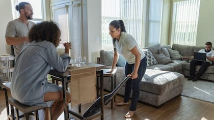 "House hacking" es un concepto en inglés que se refiere a alquilar las habitaciones de tu casa para recortar gastos