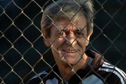 Houseman, del otro lado de la cancha, es pura esperanza