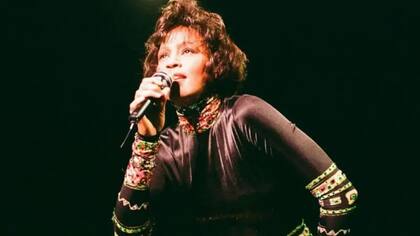 Houston durante un concierto en 1993, como parte de la gira mundial de "El guardaespaldas"