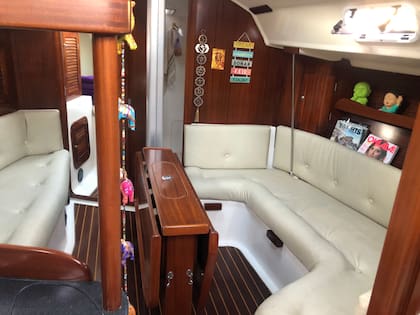 Hoy, compraron un barco de 34 pies, más grande que el primero que tuvieron, en el que organizan salidas con mayor frecuencia