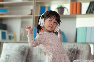 Hoy día escuchamos música en multitud de escenarios y circunstancias y podemos afirmar que la música tiene diferentes funciones en nuestras vida
