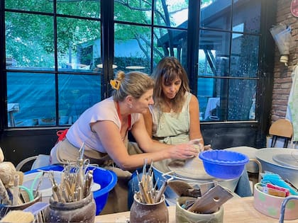 "Hoy disfruto mucho más, y cada ratito libre me siento al torno a crear para mí, a jugar y conectar con el placer de hacer sin prisas”.