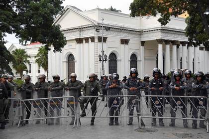 Hoy el Congreso, de mayoría opositora, debe sesionar para elegir una nueva junta directiva