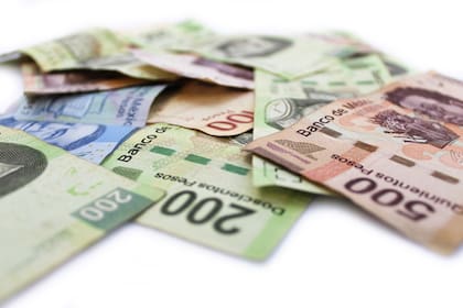 Hoy, el peso se suma al 65% de las divisas emergentes que pierden frente al dólar
