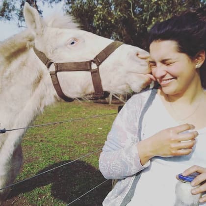 “Hoy en día no me imagino haciendo otra cosa, no podría”, confiesa Maria Emilia Socrate, veterinaria