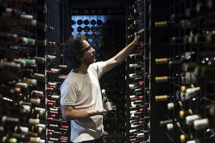 "Hoy en día, por suerte, la Argentina mostró que tiene terroir, suelos calcáreos, que aportan una textura espectacular, y que tiene climas y lugares que producen vinos únicos"