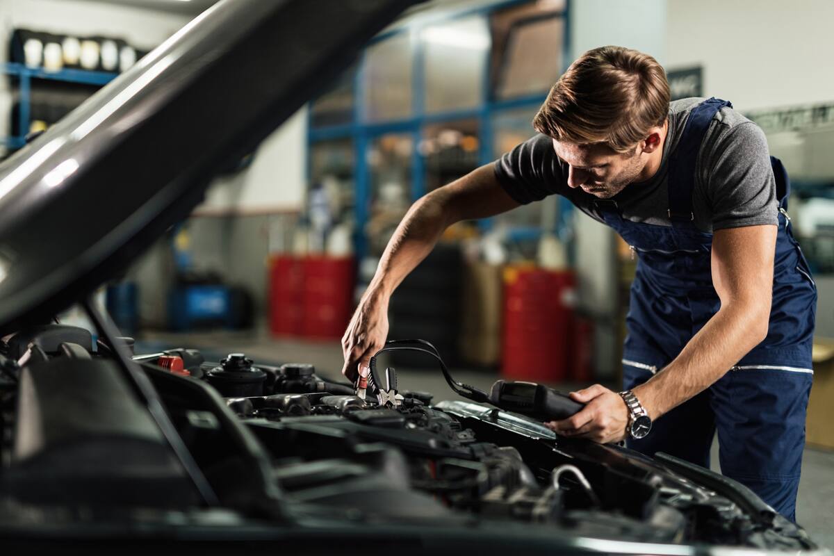 Hoy es el Día del Mecánico Automotor en la Argentina