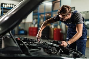 Hoy es el Día del Mecánico Automotor en la Argentina