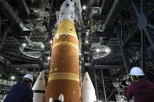 Hoy es el lanzamiento del cohete Artemis II, que llevará una tripulación a orbitar la Luna por primera vez de décadas