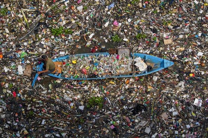 Hoy existen cinco grandes islas de basura que se distribuyen en todos los océanos del planeta