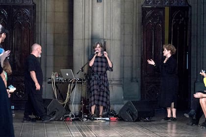 Hoy la identidad estética de una propuesta de diseño se completa con la música. Hay estilistas del sonido y curadores especializados que ayudan a presentar las colecciones de indumentaria.