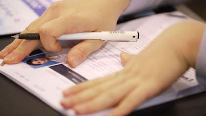 Hoy más que nunca hay que adaptar el CV a la vacante que te interesa, dicen los expertos.