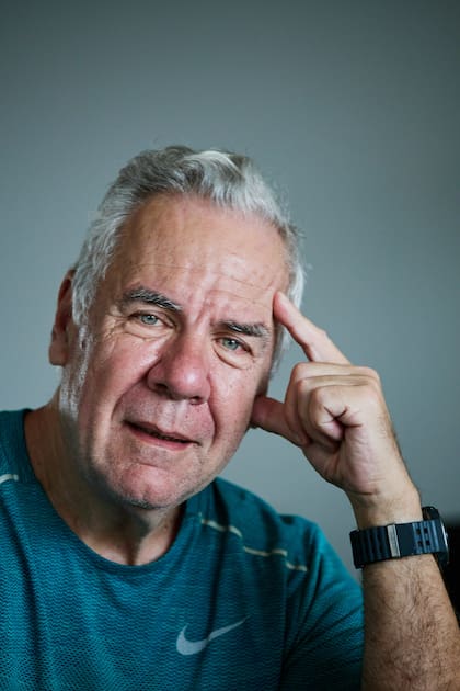 "Hoy no dependo de un sueldo. Lo digo con mucho respeto, porque el noventa y cinco por ciento de las personas de mi edad, están cobrando una jubilación miserable, luego de haber hecho sus aportes. Jubilaciones que no les permite cubrir ni siquiera los alquileres"