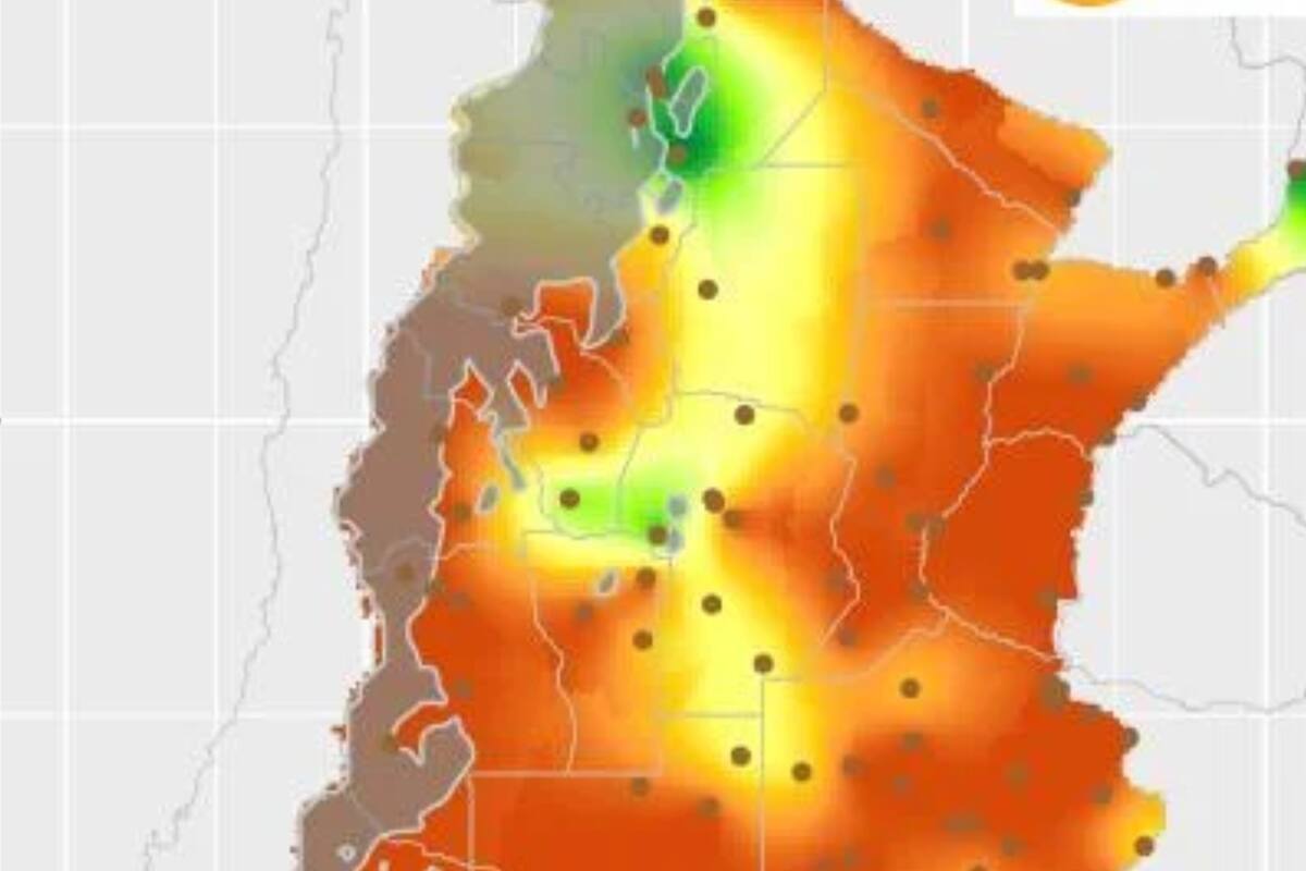 Hoy persisten las bajas reservas de agua en el suelo, lo que se observa con el color rojo intenso