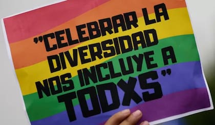 Hoy pocos se sorprenden al leer en las redes sociales, o al ver en escritos de famosos o hasta de políticos, palabras como "chicxs", "todxs", "compañerxs"