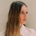 Romina Lanaro, la modelo rosarina que a los 40 años desfiló para Chanel